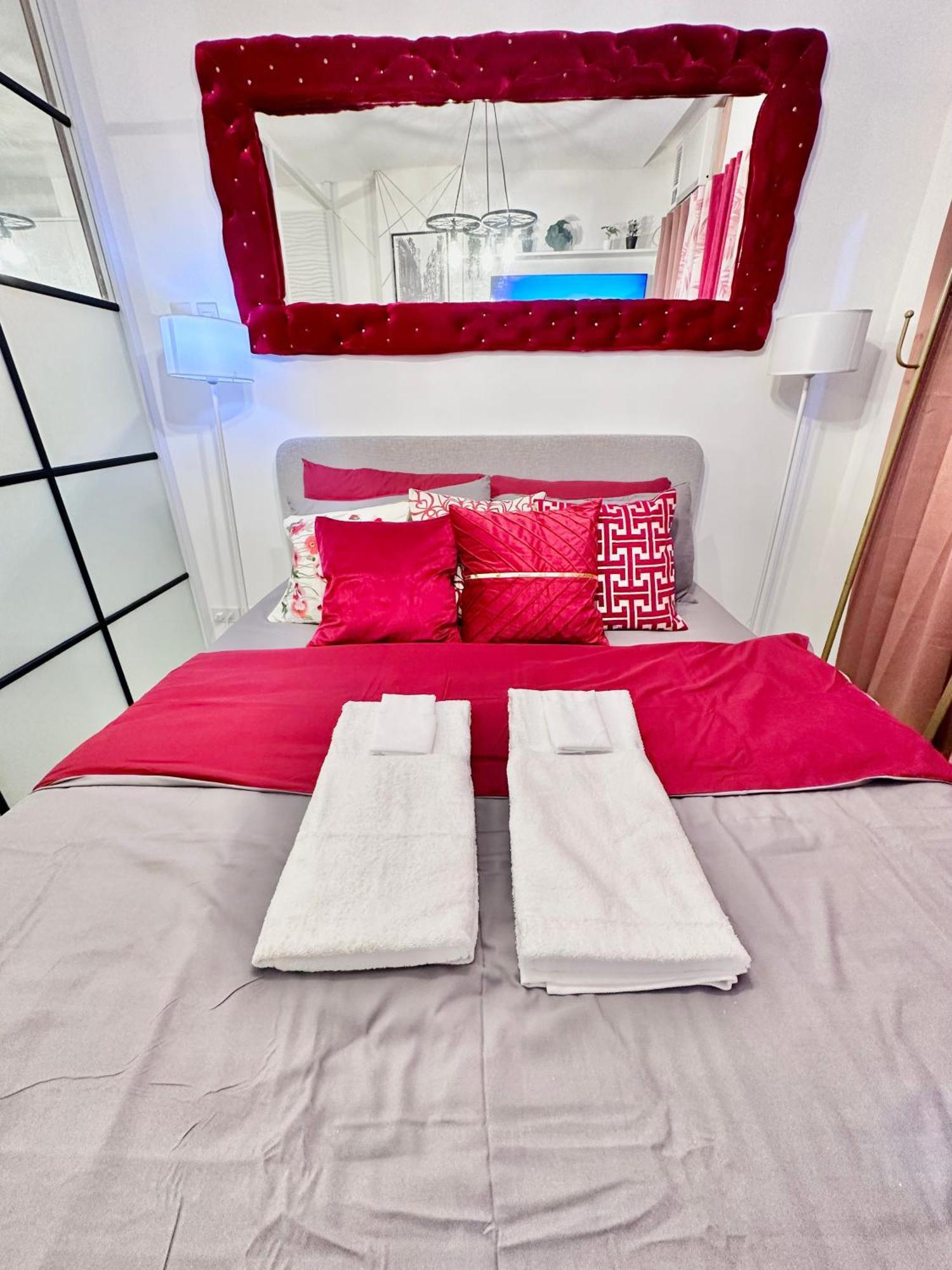 Aesthetic One Bedroom Beside Sm W Pool, Wifi And Netflix Cagayan de Oro Exterior photo