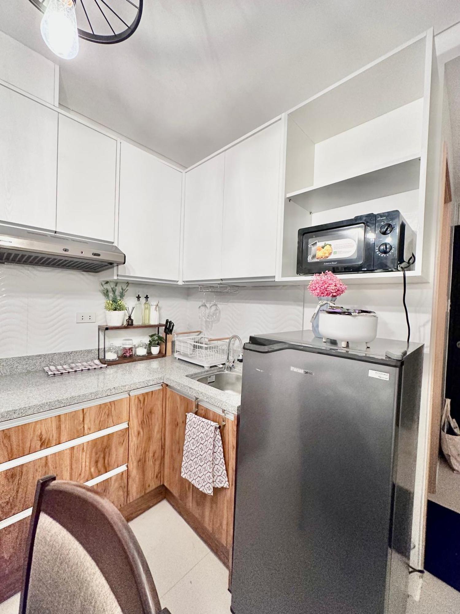 Aesthetic One Bedroom Beside Sm W Pool, Wifi And Netflix Cagayan de Oro Exterior photo