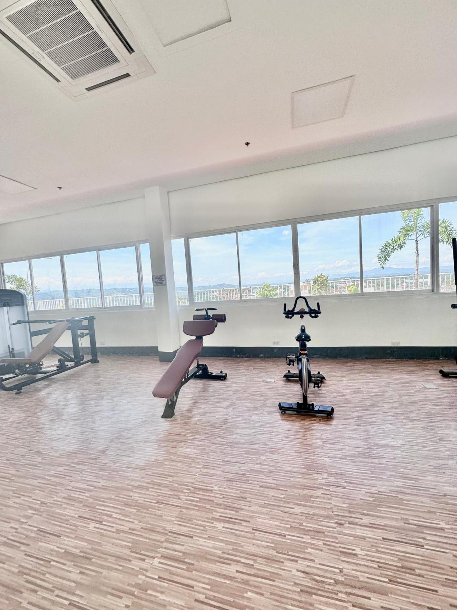Aesthetic One Bedroom Beside Sm W Pool, Wifi And Netflix Cagayan de Oro Exterior photo