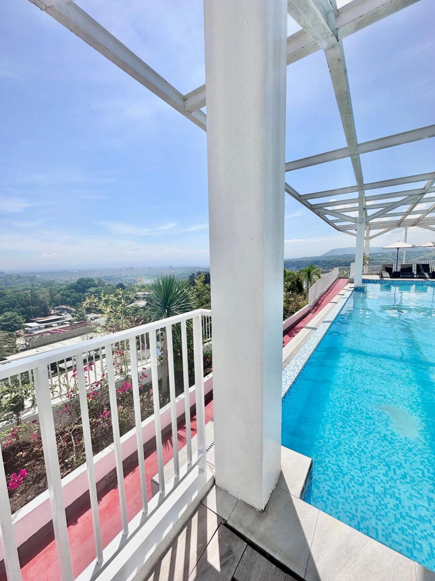 Aesthetic One Bedroom Beside Sm W Pool, Wifi And Netflix Cagayan de Oro Exterior photo